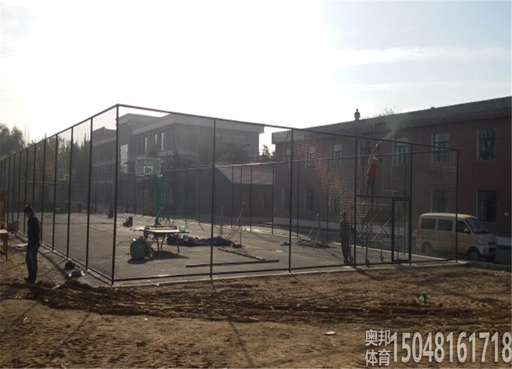 包头市青山宾馆运动场地围网工程顺利完工